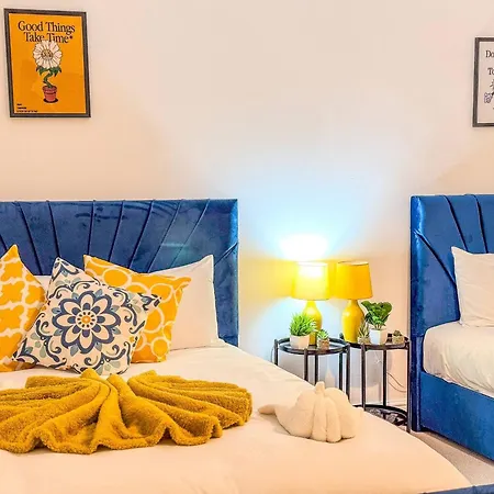 Code Four 4 Bedroom House By Altoluxoexperience Short Lets & Serviced With Free Wifi & Parking