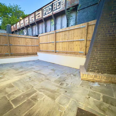 Code Four 4 Bedroom House By Altoluxoexperience Short Lets & Serviced With Free Wifi & Parking *