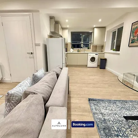 Code Four 4br House By Altoluxoexperience Short Lets & Serviced With Free Wifi & Parking * Bristol