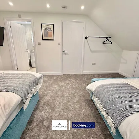 Code Four 4br House By Altoluxoexperience Short Lets & Serviced With Free Wifi & Parking Сasa de vacaciones Bristol