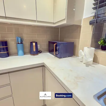 Code Four 4br House By Altoluxoexperience Short Lets & Serviced With Free Wifi & Parking Bristol