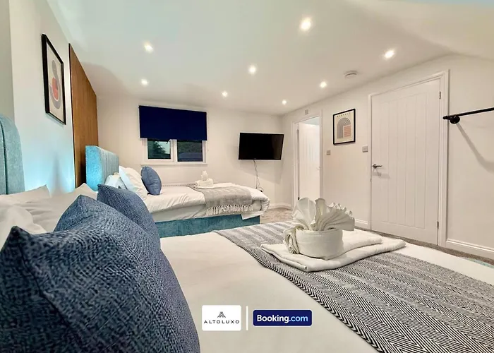 Code Four 4br House By Altoluxoexperience Short Lets & Serviced With Free Wifi & Parking بريستول