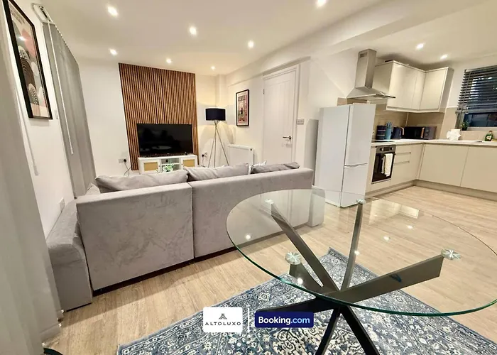 Code Four 4br House By Altoluxoexperience Short Lets & Serviced With Free Wifi & Parking