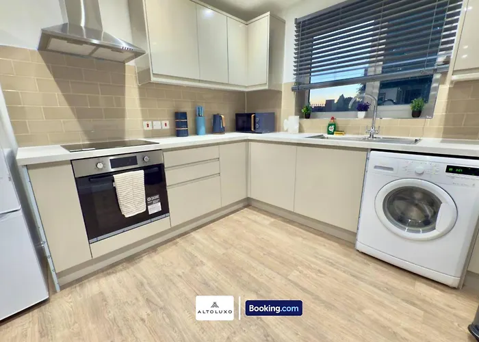 بيت للعطل Code Four 4br House By Altoluxoexperience Short Lets & Serviced With Free Wifi & Parking *