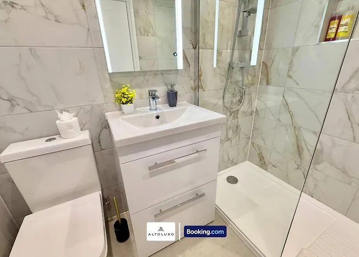 Code Four 4br House By Altoluxoexperience Short Lets & Serviced With Free Wifi & Parking بيت للعطل