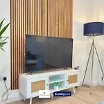 Holiday home Code Four 4br House By Altoluxoexperience Short Lets & Serviced With Free Wifi & Parking Bristol