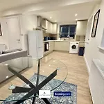 Code Four 4br House By Altoluxoexperience Short Lets & Serviced With Free Wifi & Parking Holiday home