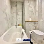 Code Four 4br House By Altoluxoexperience Short Lets & Serviced With Free Wifi & Parking Holiday home *