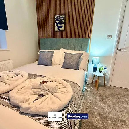 Code Four 4br House By Altoluxoexperience Short Lets & Serviced With Free Wifi & Parking Bristol