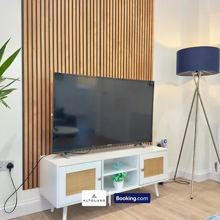 Feriehus Code Four 4br House By Altoluxoexperience Short Lets & Serviced With Free Wifi & Parking Bristol