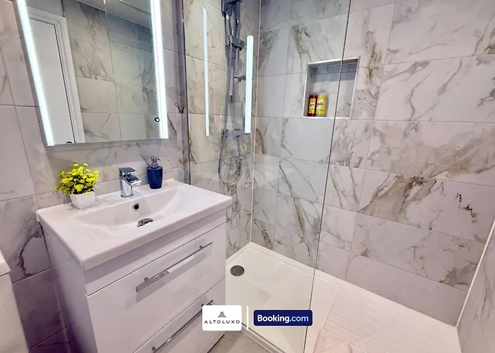 Code Four 4br House By Altoluxoexperience Short Lets & Serviced With Free Wifi & Parking 度假居 布里斯托