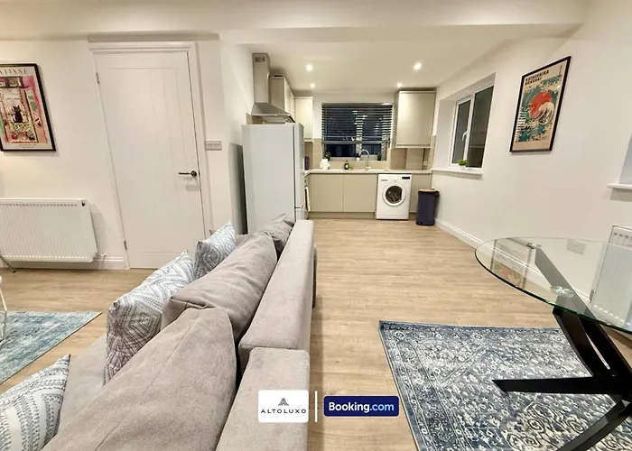 Code Four 4br House By Altoluxoexperience Short Lets & Serviced With Free Wifi & Parking * Bristol