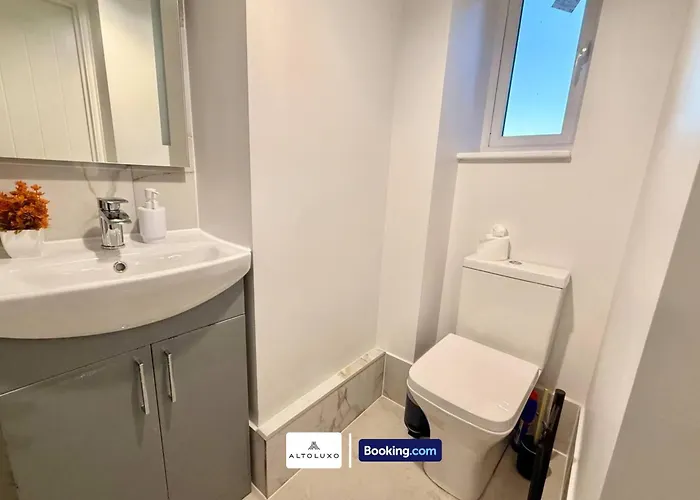 Code Four 4br House By Altoluxoexperience Short Lets & Serviced With Free Wifi & Parking * Bristol